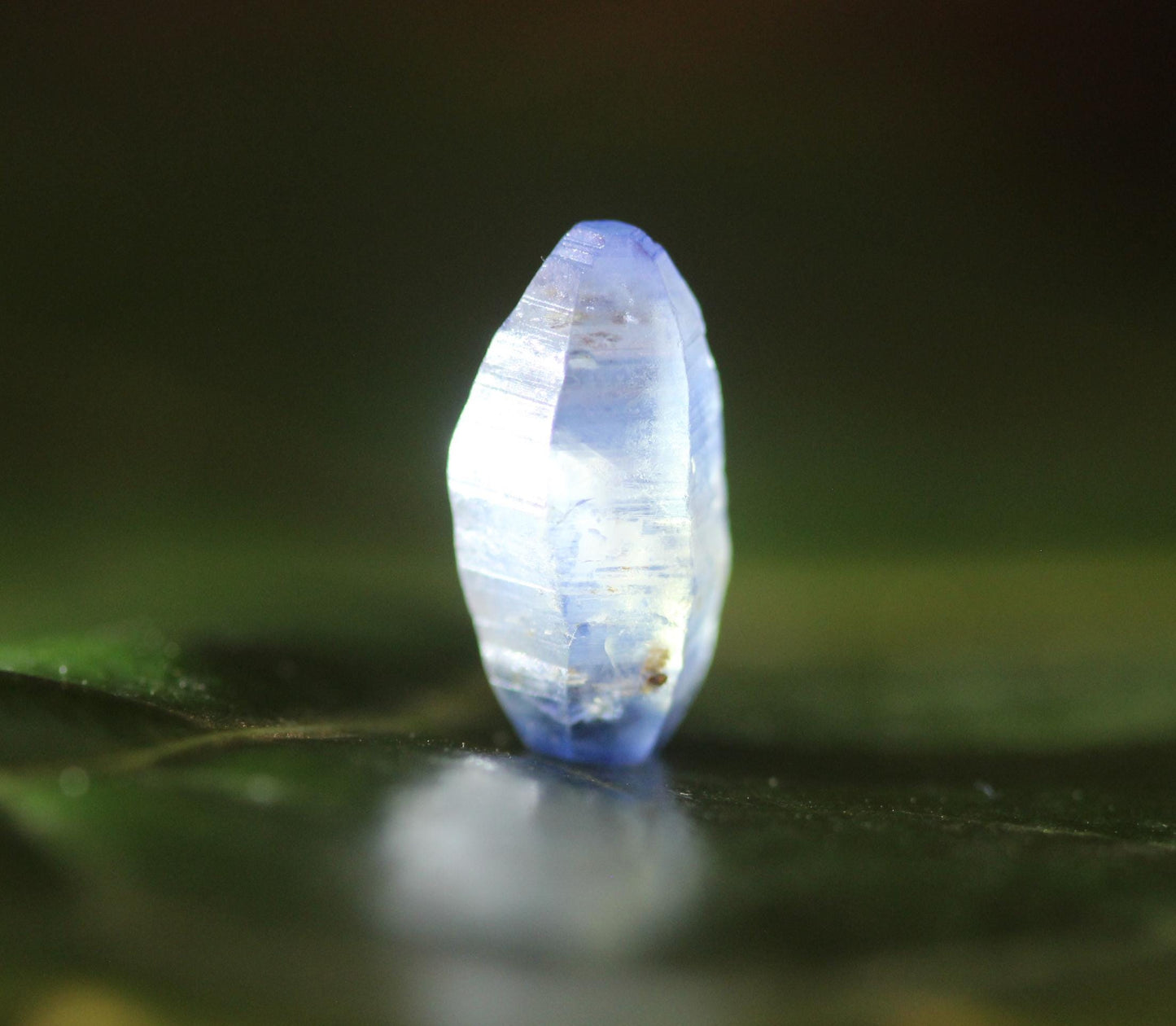 Beautiful Blue Sapphire Crystal (Corundum) with great transparency and luster, from Sri Lanka (Ceylon), 3.12cts 11.1mm, Doubly terminated