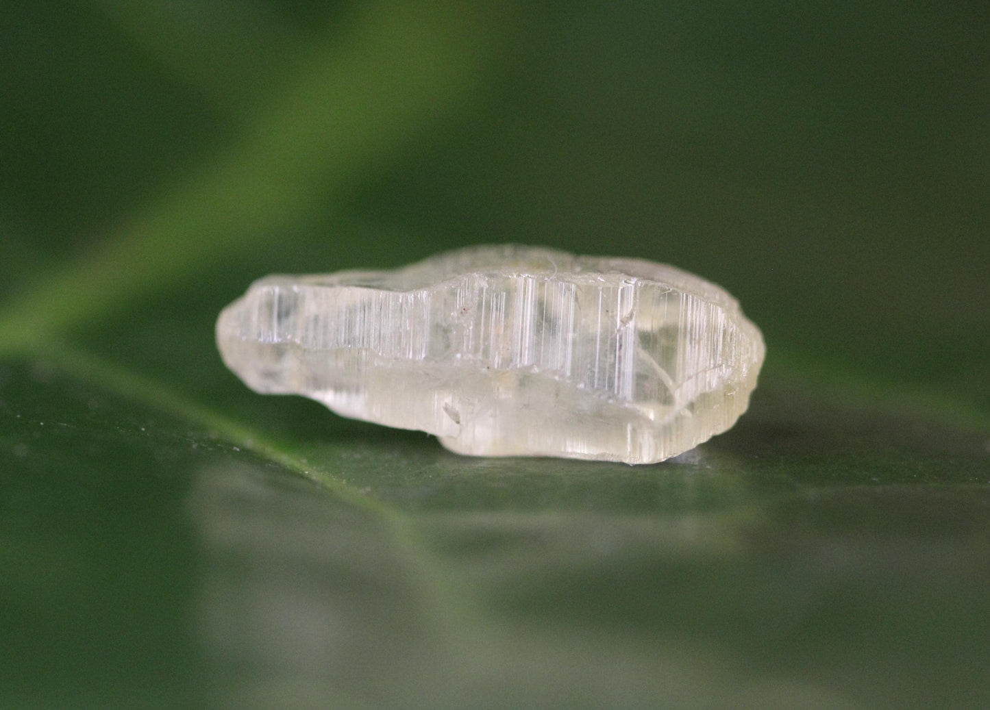 Beautiful Yellow and Blue Sapphire (Corundum) crystal with high transparency and luster, from Sri Lanka, 7.38 carats, 17.4 mm