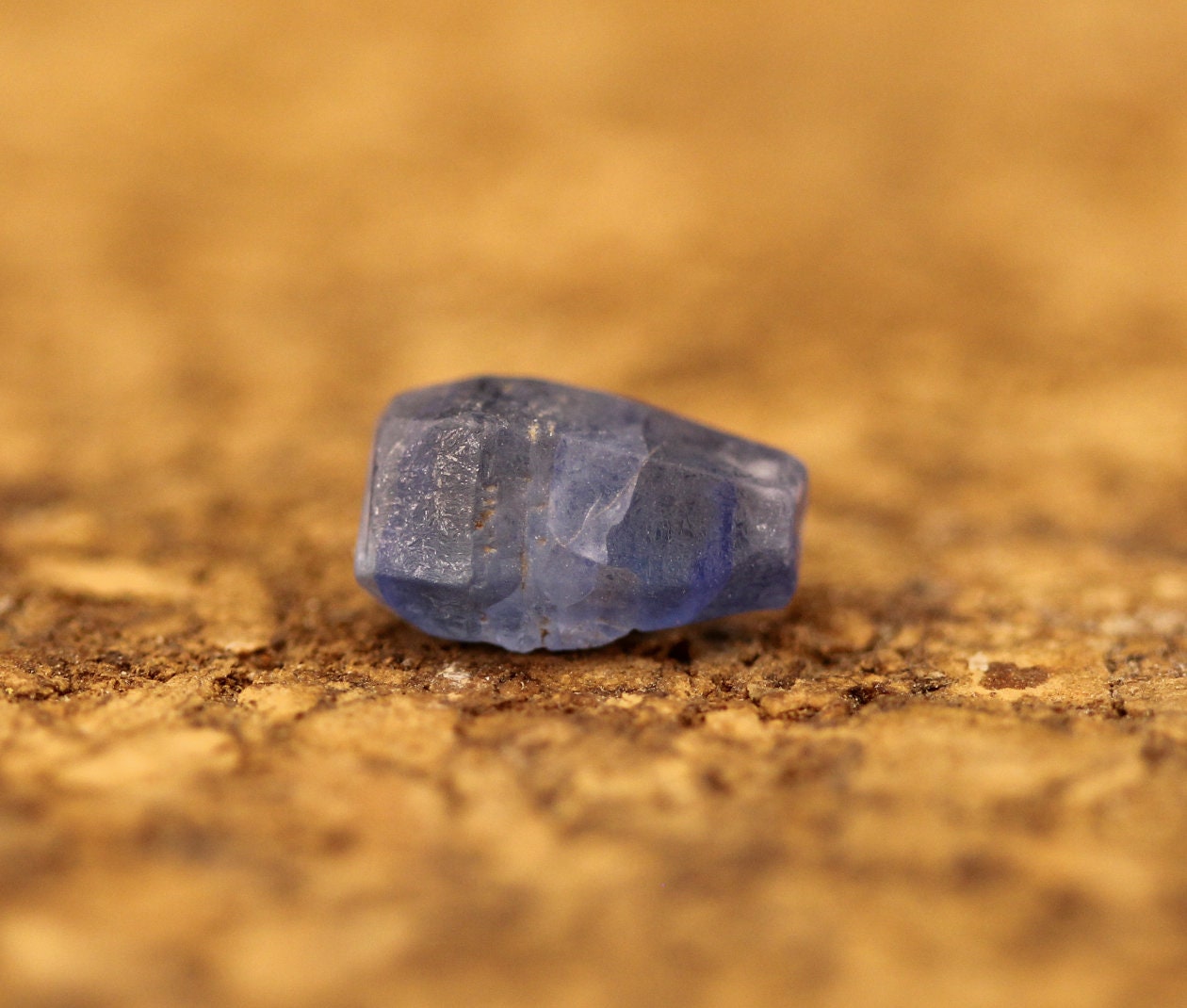 Blue Sapphire (Corundum) crystal from Sri Lanka (Ceylon). Doubly terminated crystal with a great color and a unique shape , 3.11 carats
