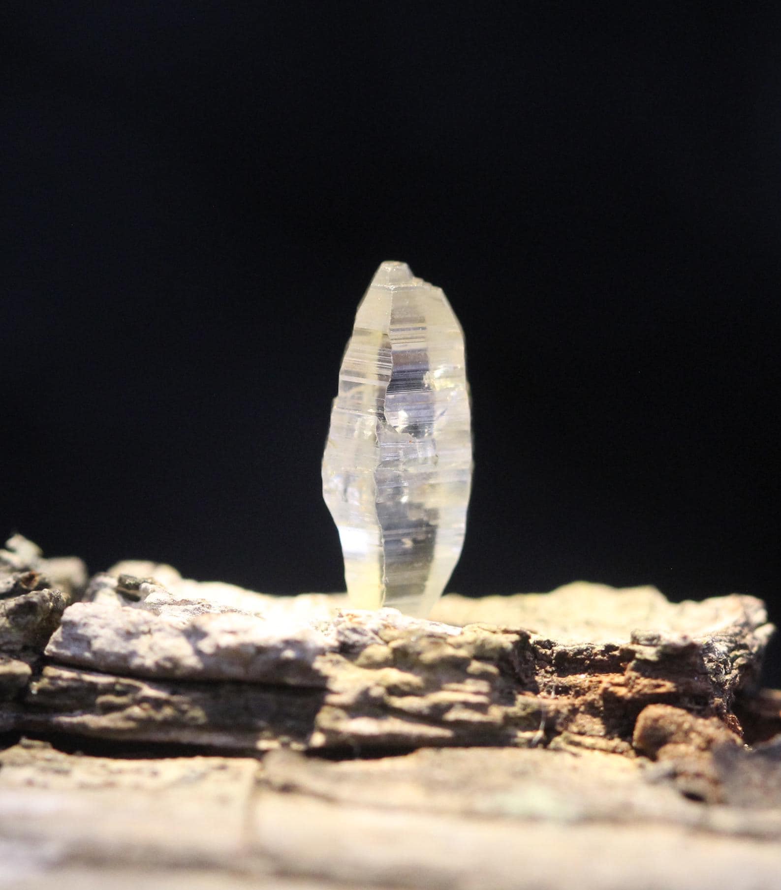 Beautiful Yellow Sapphire (Corundum) Record Keeper Crystal from Sri Lanka with Superb Shape, Transparency and Luster. 2.31 carats, 11.6 mm