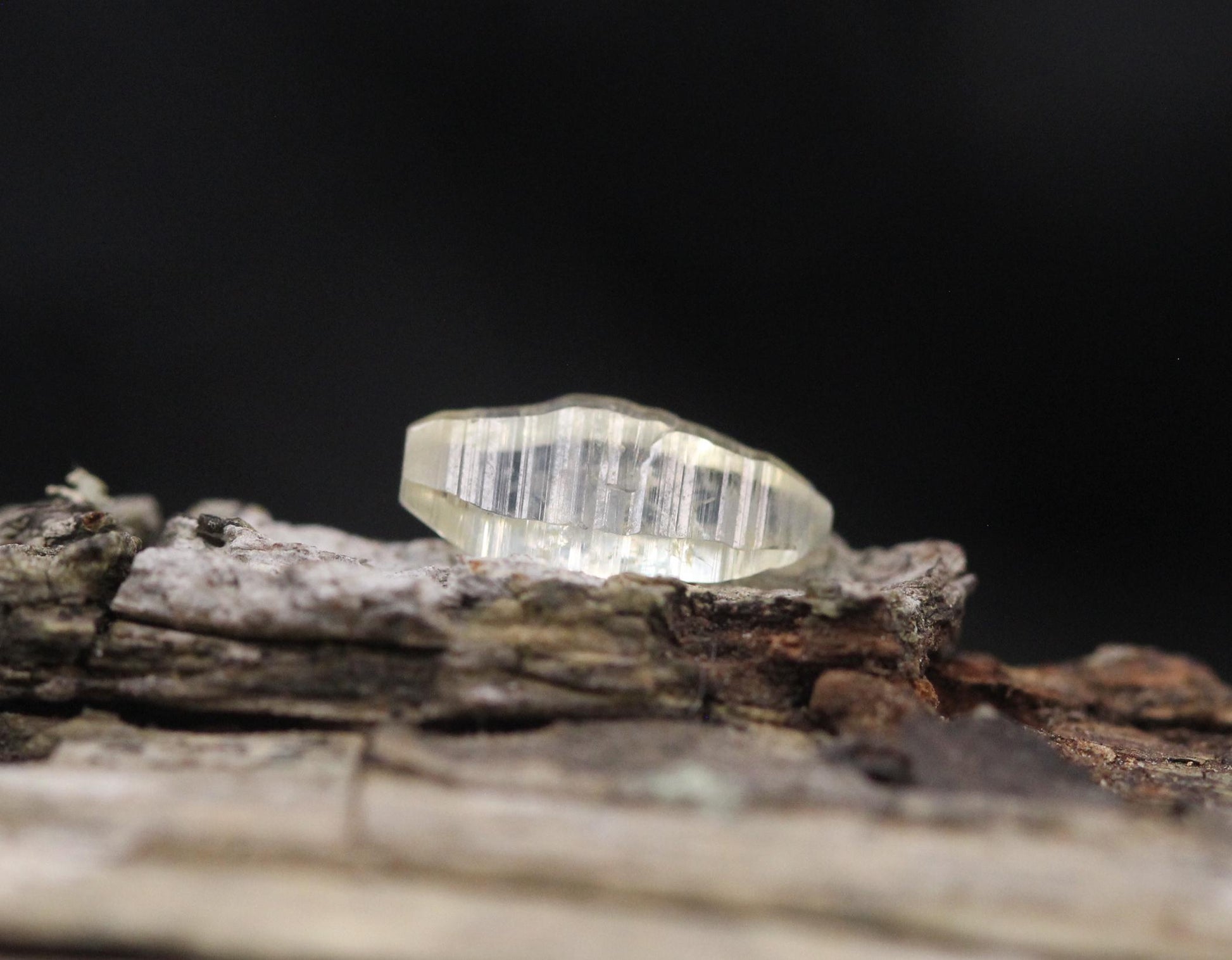 Beautiful Yellow Sapphire (Corundum) Record Keeper Crystal from Sri Lanka with Superb Shape, Transparency and Luster. 2.31 carats, 11.6 mm