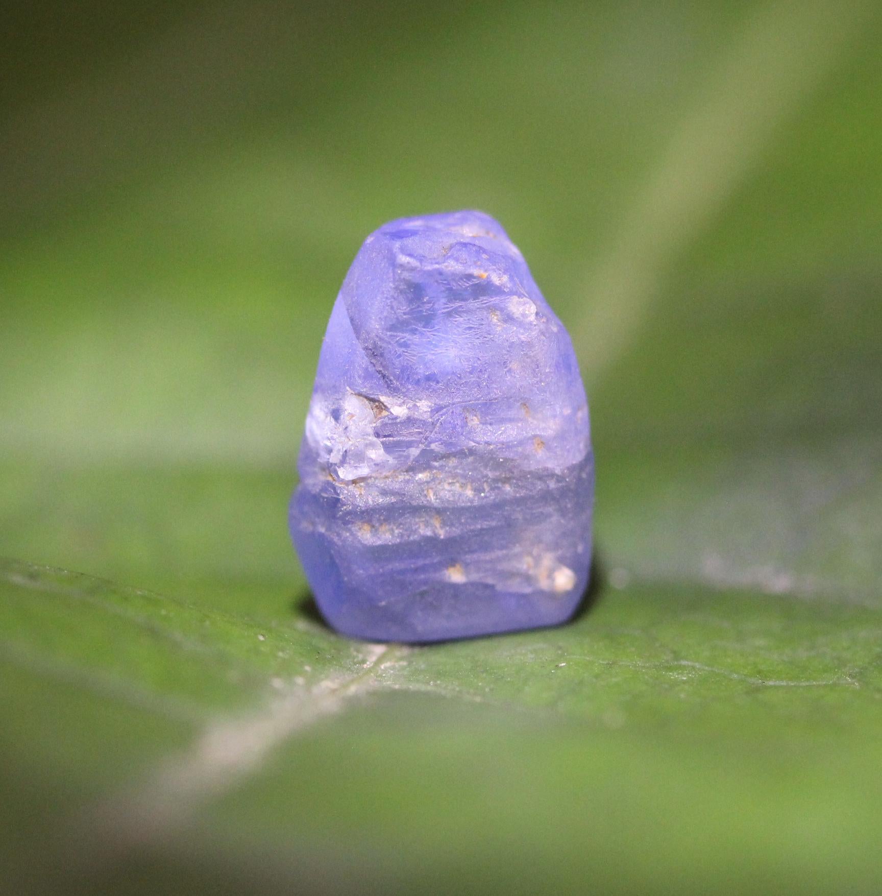 Blue Sapphire (Corundum) crystal from Sri Lanka (Ceylon). Doubly terminated crystal with a great color and a unique shape , 3.11 carats