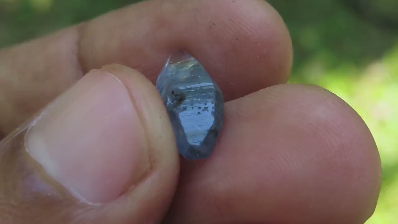 Blue Sapphire  (Corundum) crystal from Sri Lanka (Ceylon) with a transparent body and great luster. Doubly Terminated, 3.32 carats, 13.4 mm